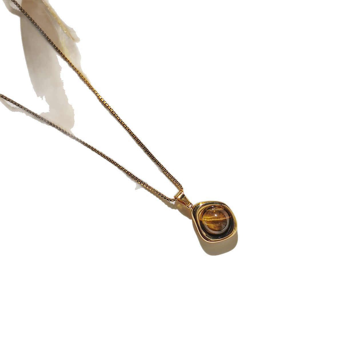 Women's Eye Retro Premium Light Luxury Minority Gold Necklace