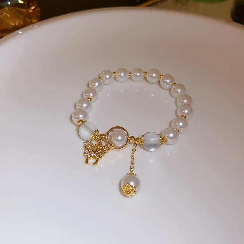 Women's Pearl Buckle French Fashion Design Retro Love Temperament Bracelets