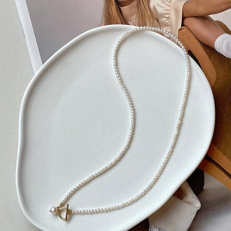 Buckle Female Niche High-grade Glass Short Necklace