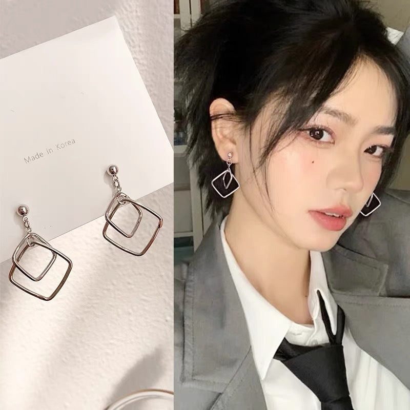 Women's Pearl French Minority Retro Affordable Luxury Stud Earrings