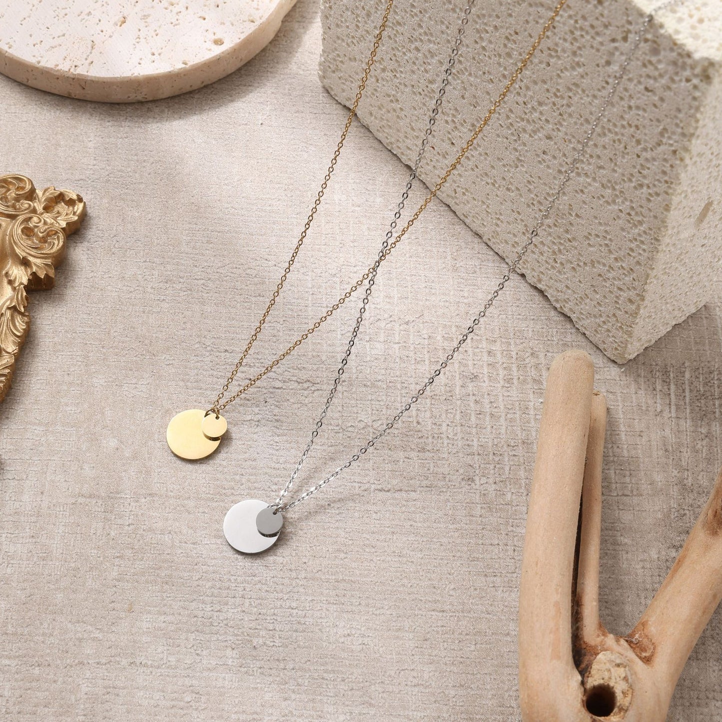 Women's Round Titanium Steel Simple Stainless Single-layer Clavicle Necklace