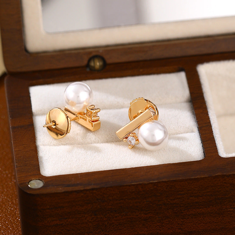 Women's Sier Needle Niche Inlaid Zircon Pearl Simplicity Small Versatile High Earrings