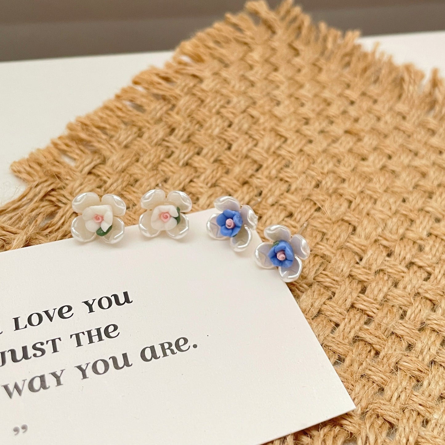 Women's Sier Needle Sweet Small Flower Retro Simple Fashion Mini Stud Earrings