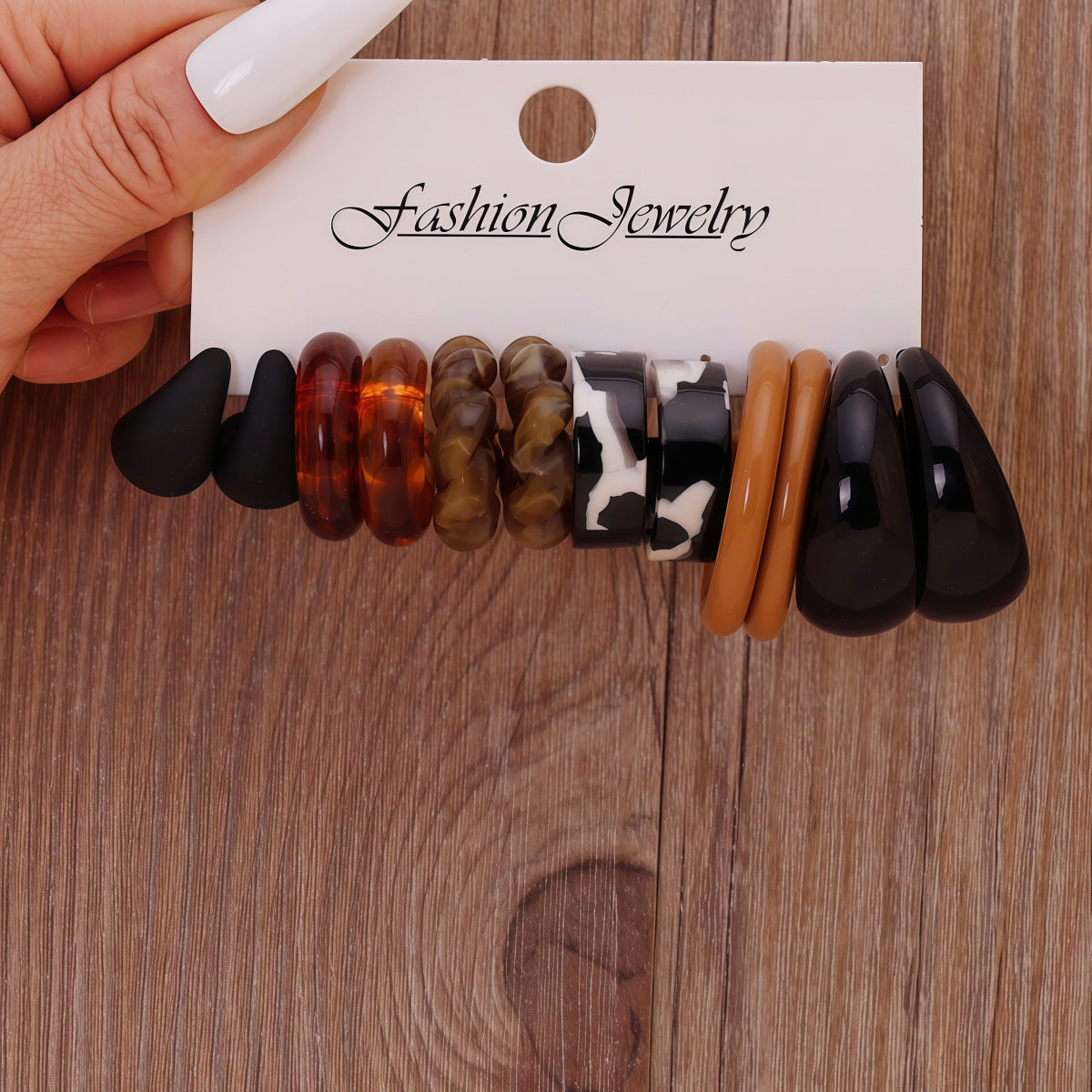 Women's Fashion Suit Temperament Wild Personality Trendy Style Earrings
