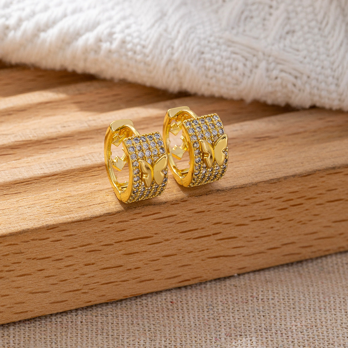 Classic Style Gold-plated Clover Clip High-grade Zircon Ear Buckle