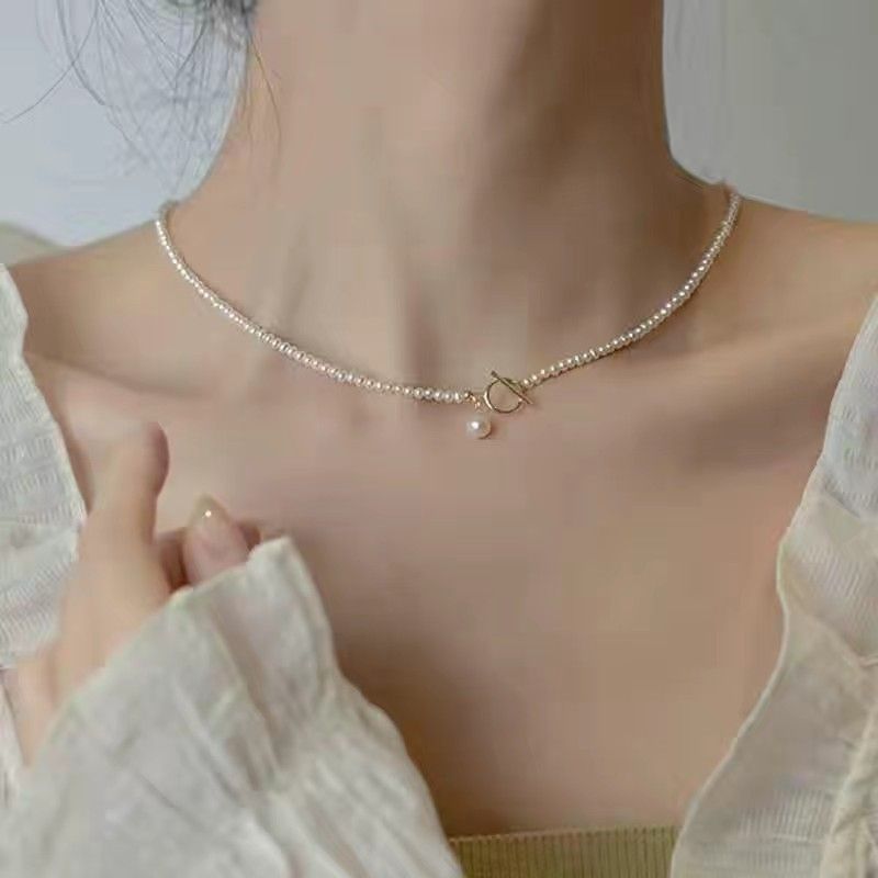 Buckle Female Niche High-grade Glass Short Necklace