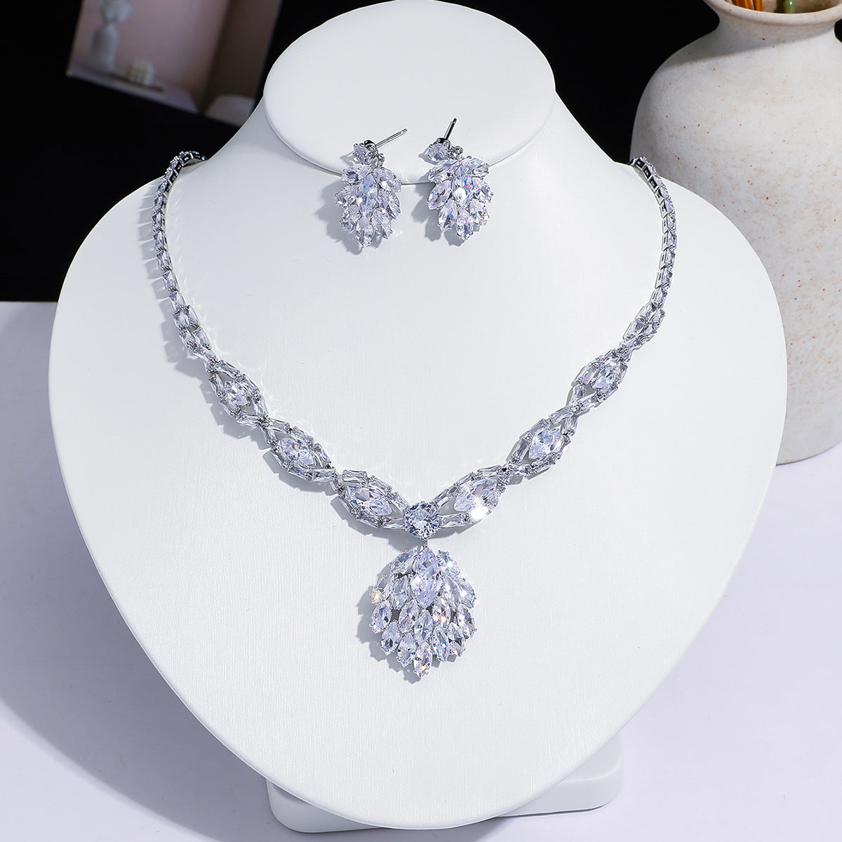 Fashion Trend Zircon Green Butterfly Tassel Necklace