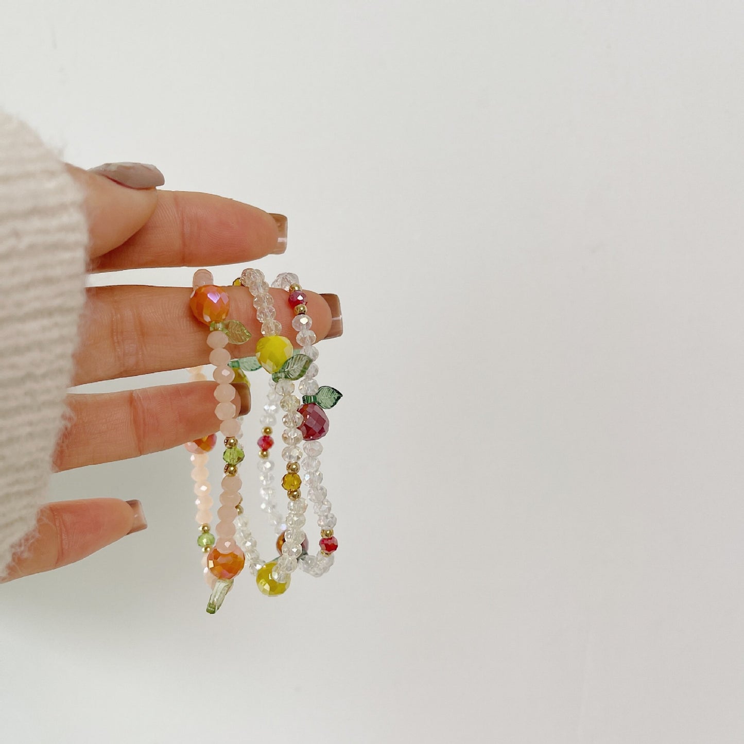 Women's Elastic Crystal Contrast Color Strawberry Cute Refreshing Bracelet