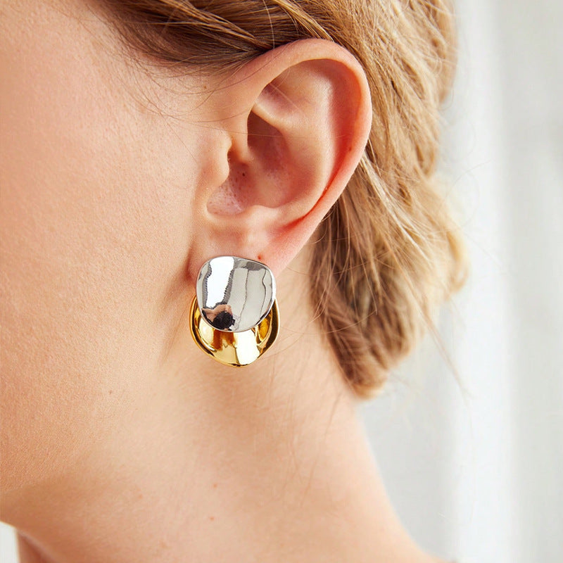 Women's Retro Irregular Metal Wafer Light Luxury Design Sense Fashionable Earrings