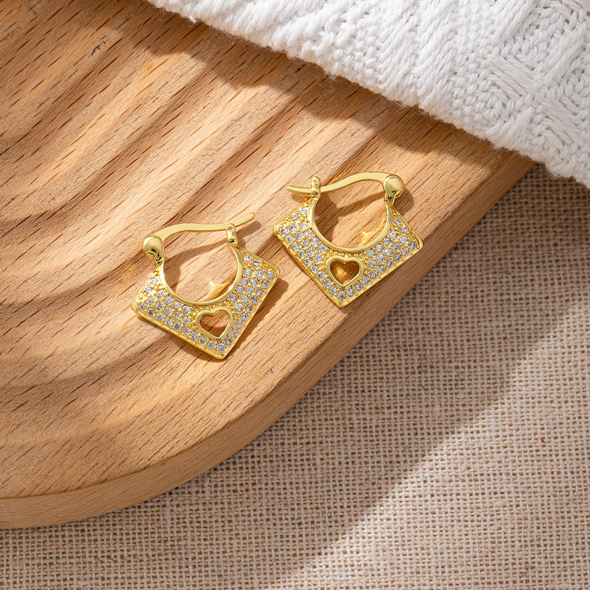 Classic Style Gold-plated Clover Clip High-grade Zircon Ear Buckle