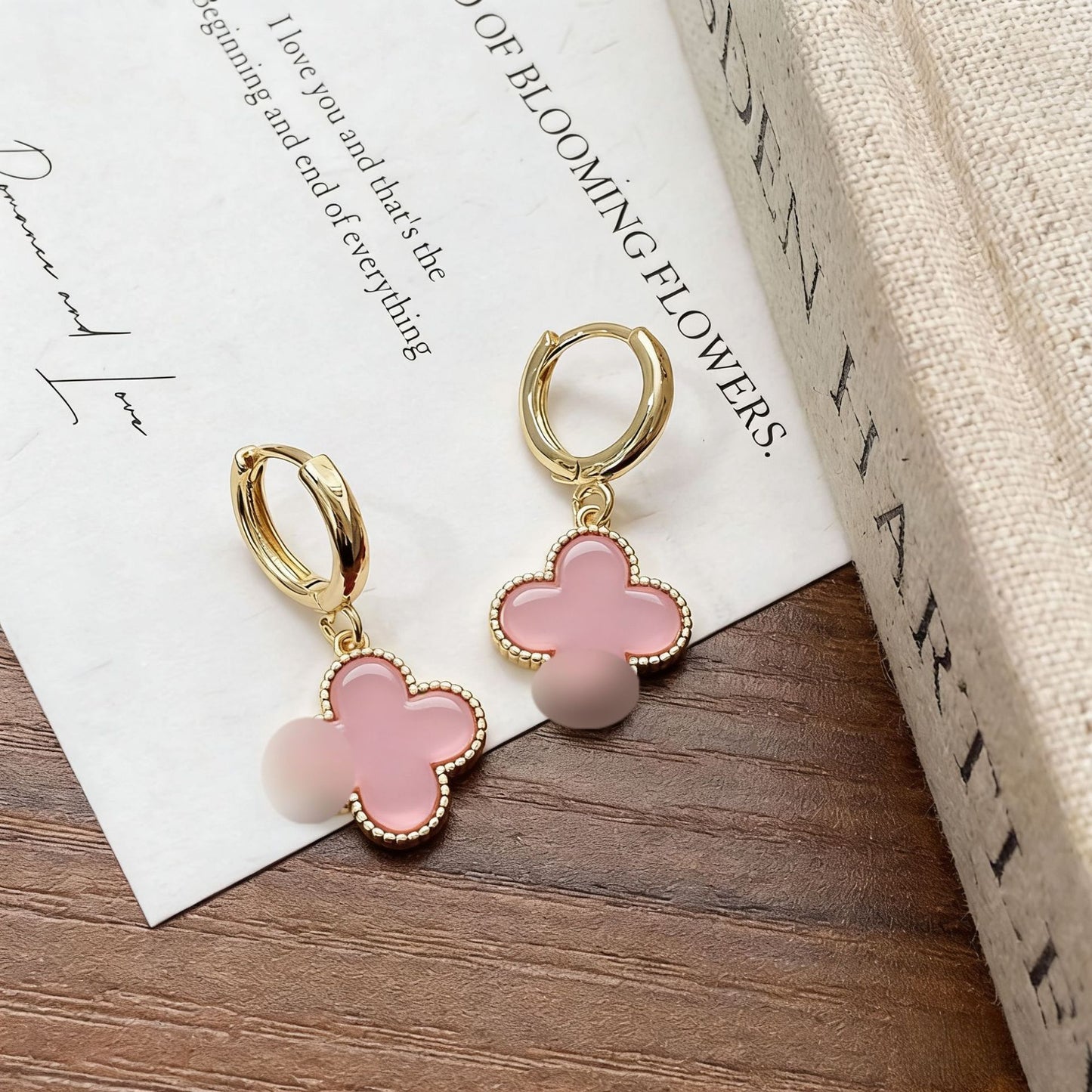 Women's High-grade Ear Clip Light Luxury Niche Design Titanium Steel No Earrings