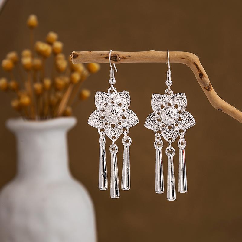 Miao Sier Personality Hollow Out Leaf-shaped Fashion Earrings