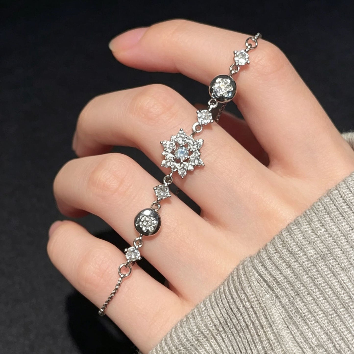 Women's Pull Adjustable Temperamental Exquisite Versatile Design Zircon Bracelet