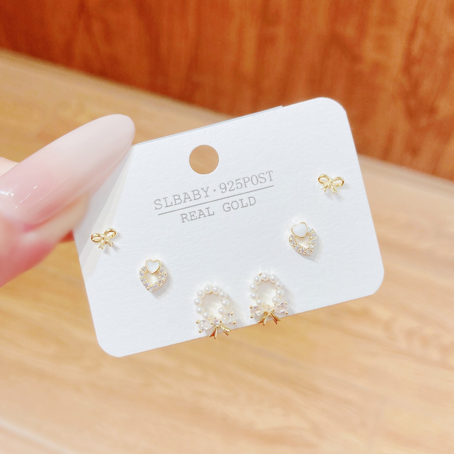 Women's High-grade Pearl Bow Elegant Special Interest Earrings