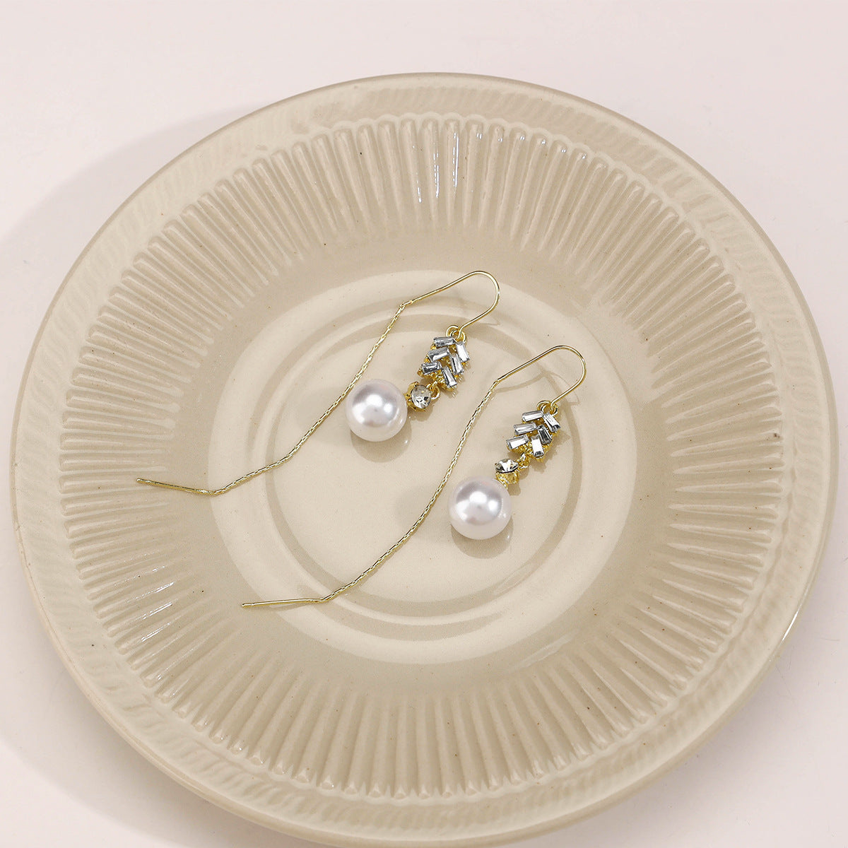 Minority Design Light Luxury Versatile Fashion Lines Exquisite Micro Inlay Earrings