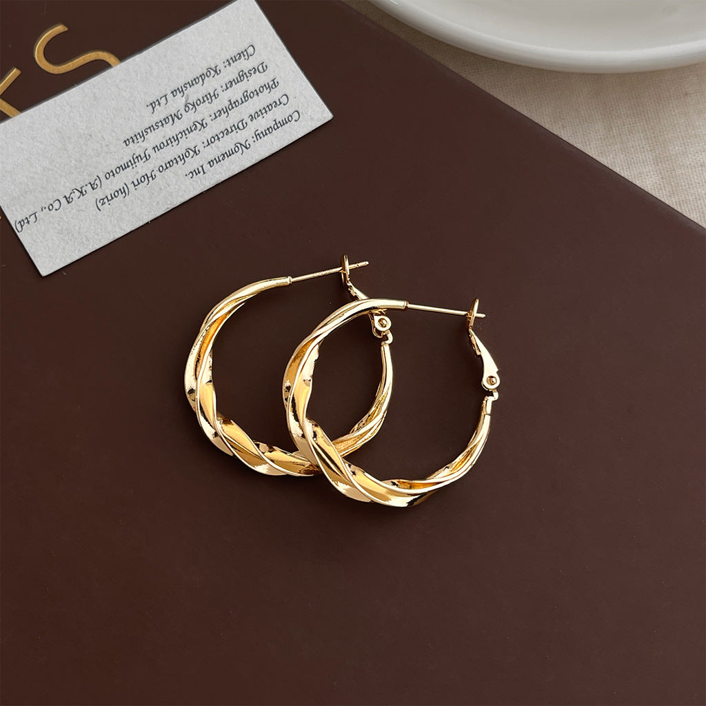 Women's Minimalist Exaggerated Big Ear Fashionable Temperament Personalized Cold Style Simple Earrings