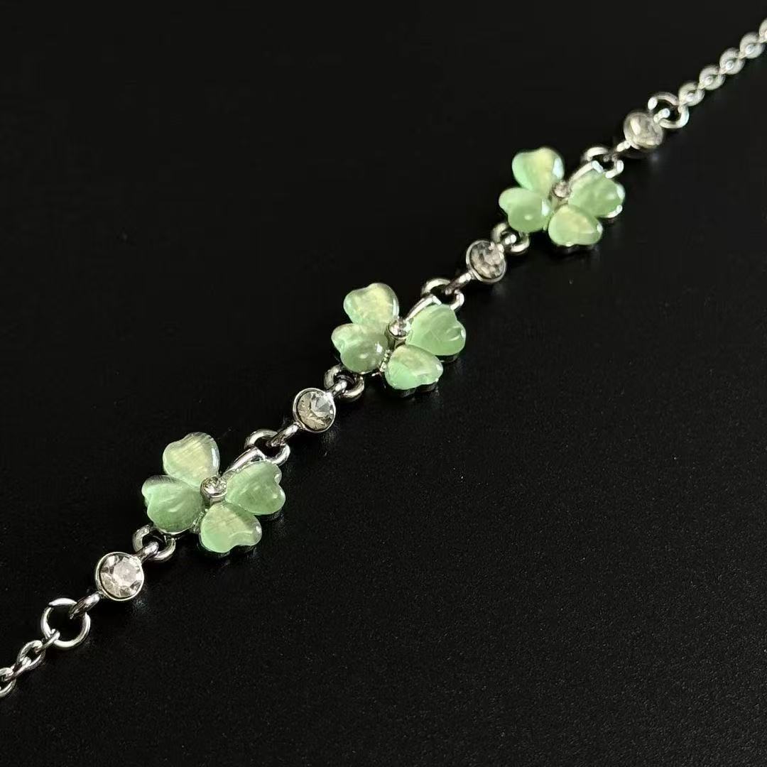 Women's Green Advanced Simple Niche Design Light Bracelet