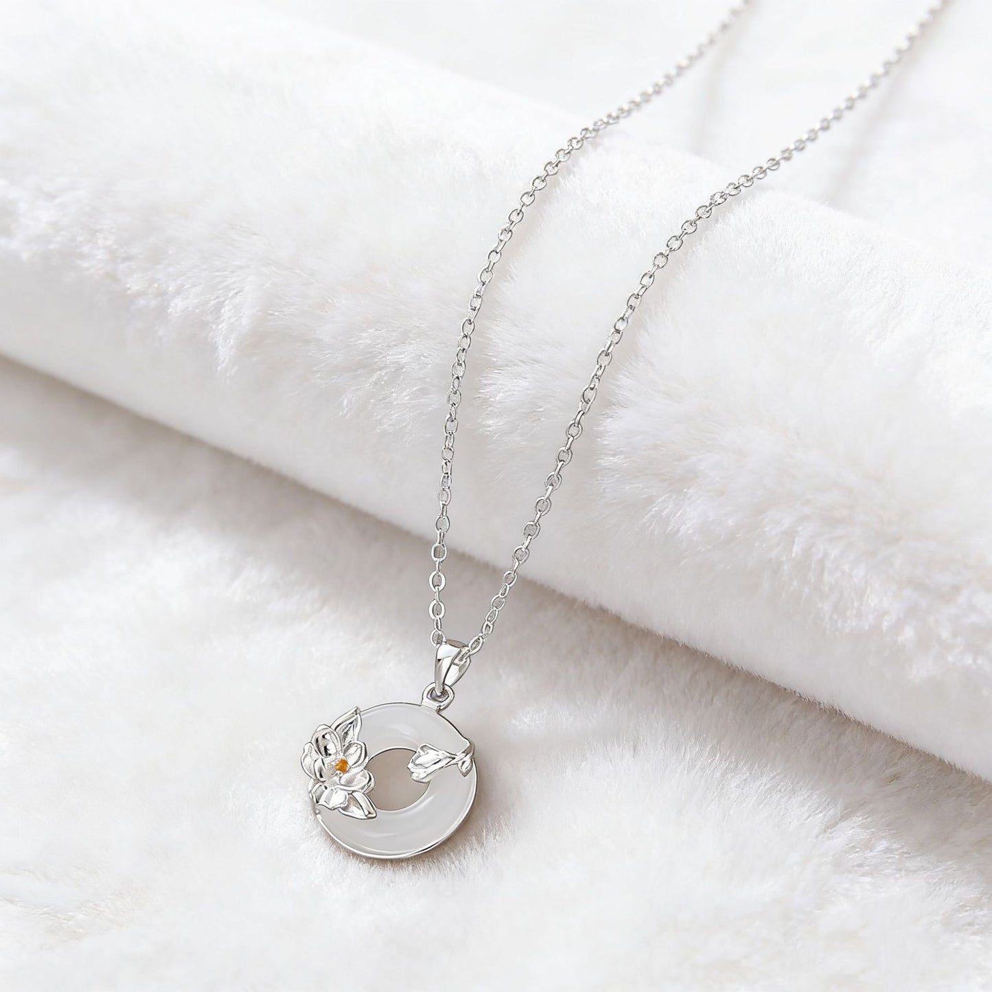 Women's Buckle Light Luxury Ancient Style Chalcedony Clavicle Necklace