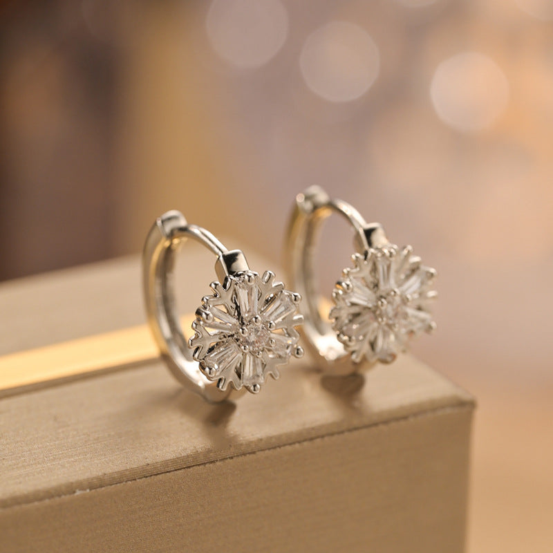 Snowflake Zircon Ear Small Exquisite Light Earrings