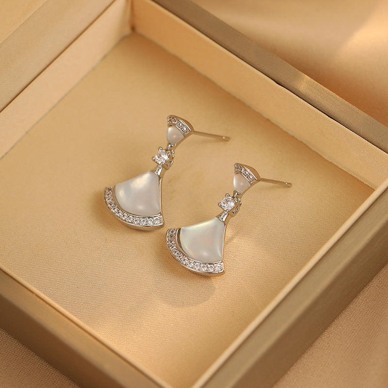 Women's Fritillary High-grade Light Luxury Temperament Fashionable Earrings