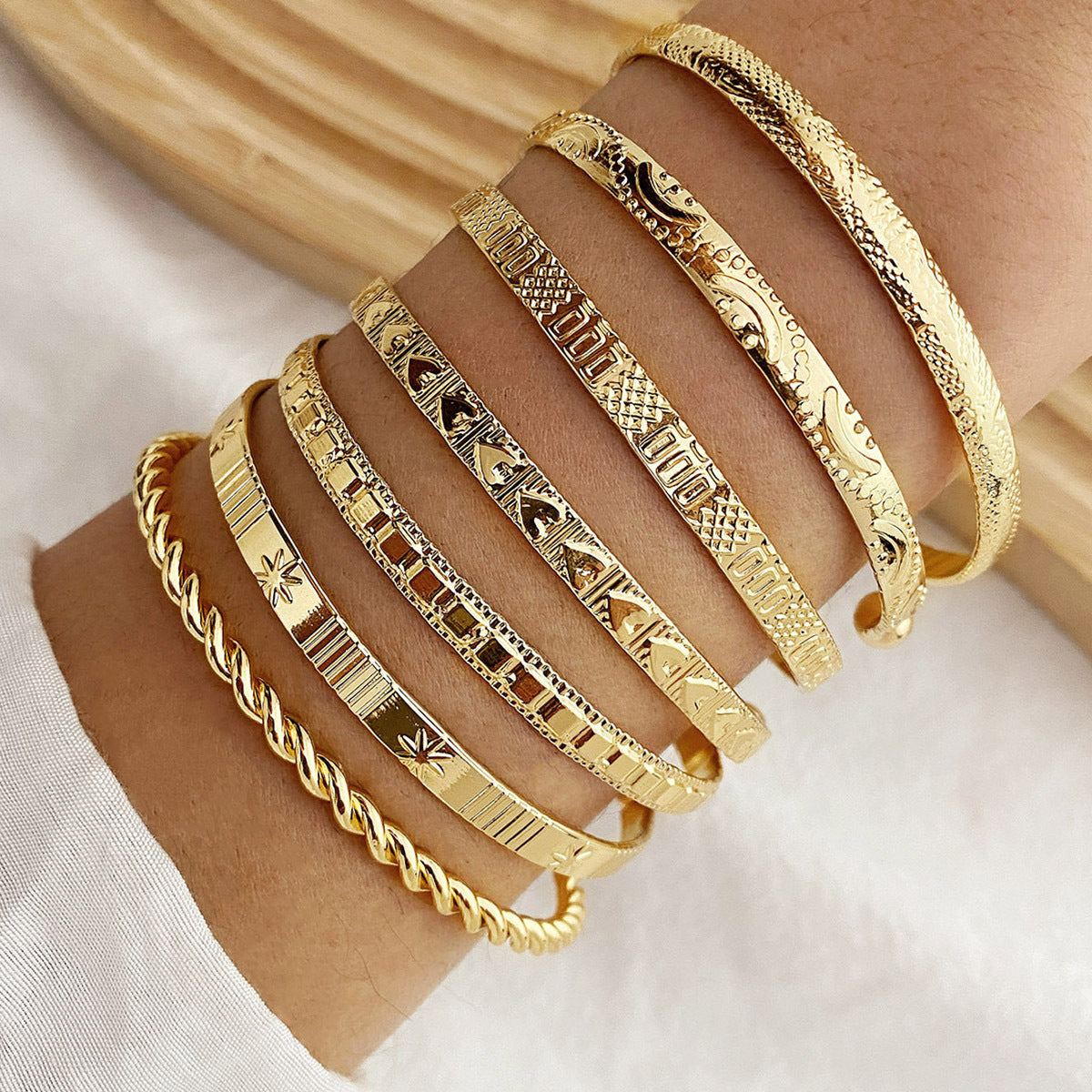 Charming Twist Glossy Irregular Punk Suit Bracelets