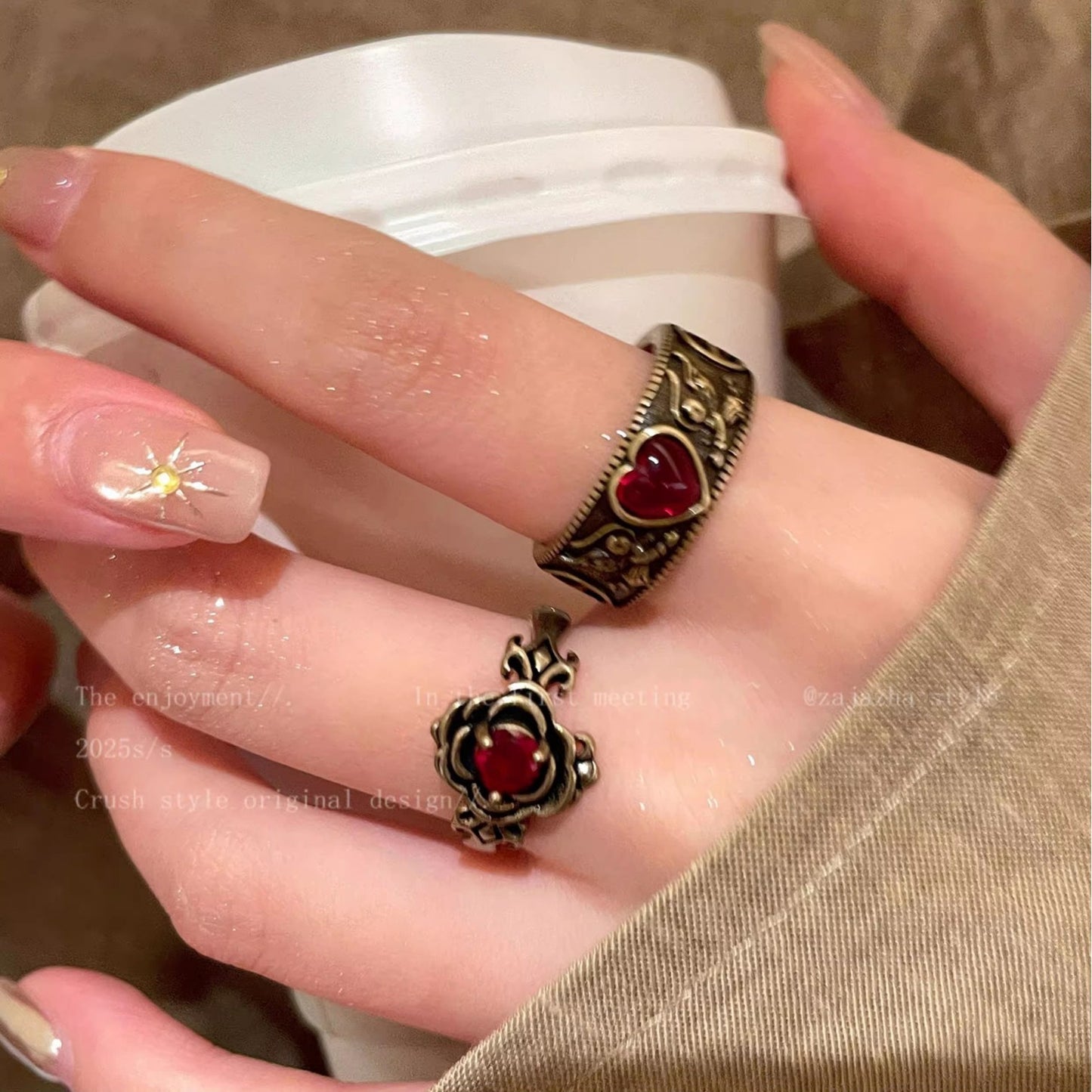 Women's Vintage Love Heart-shaped Ethnic Style Twin Ring