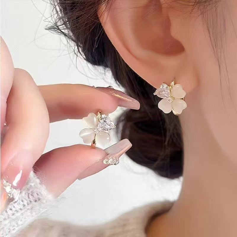 Ear Clip Light Luxury Minority Fashion Elegant Delicate Earrings