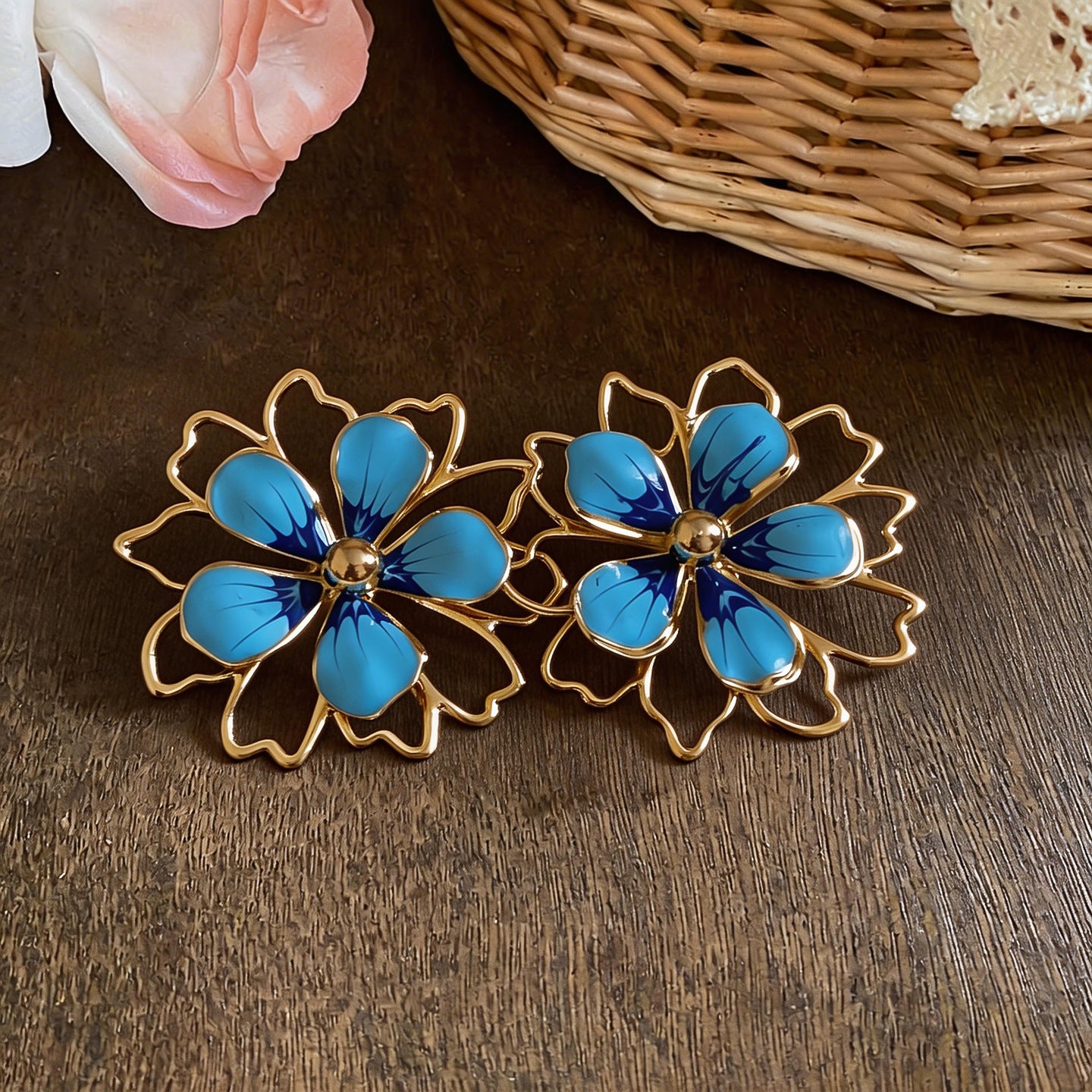 Women's Glaze Flowers Hollow Ear Exquisite Retro Sweet Niche High-grade Rings