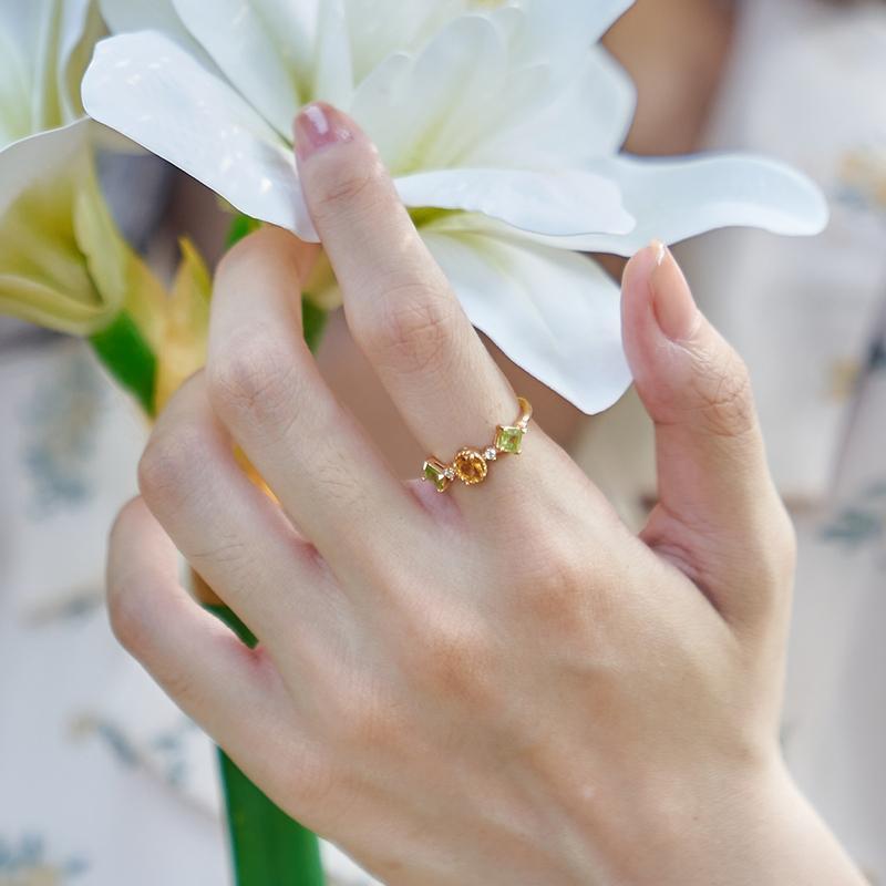 Women's Flower Design Yellow Zircon Gold-plated Simple Rings