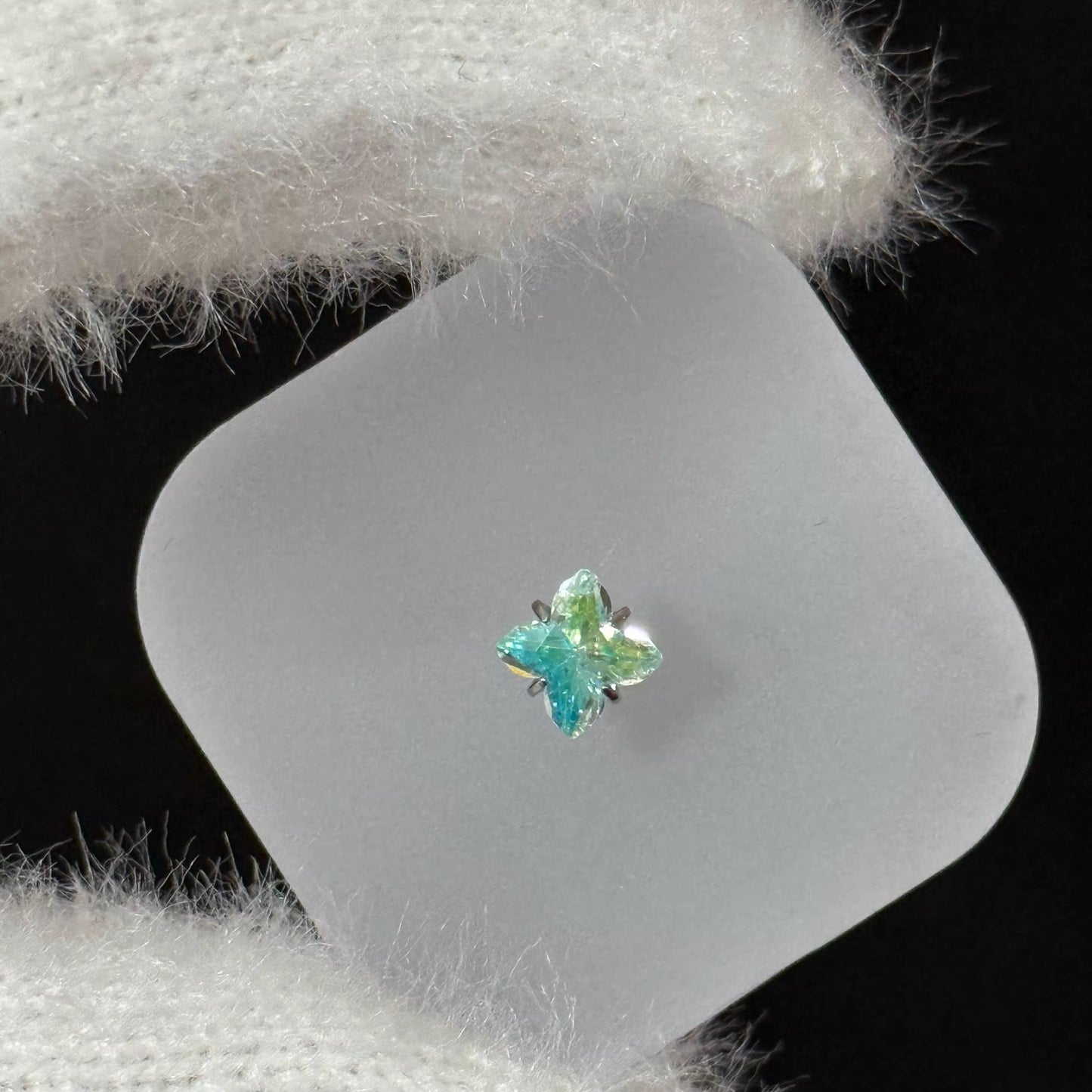 Two-color Lucky Four-leaf Clover Zircon Titanium Alloy Internal Spiral Gradient Earrings