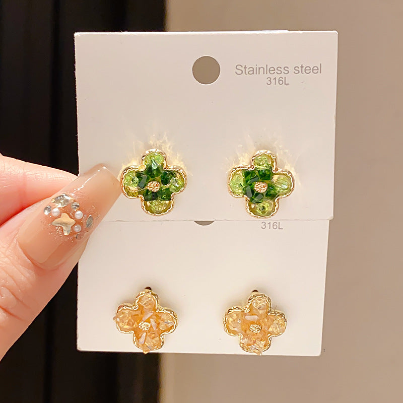 Needle Affordable Luxury Style Crystal Flowers Small Stud Earrings