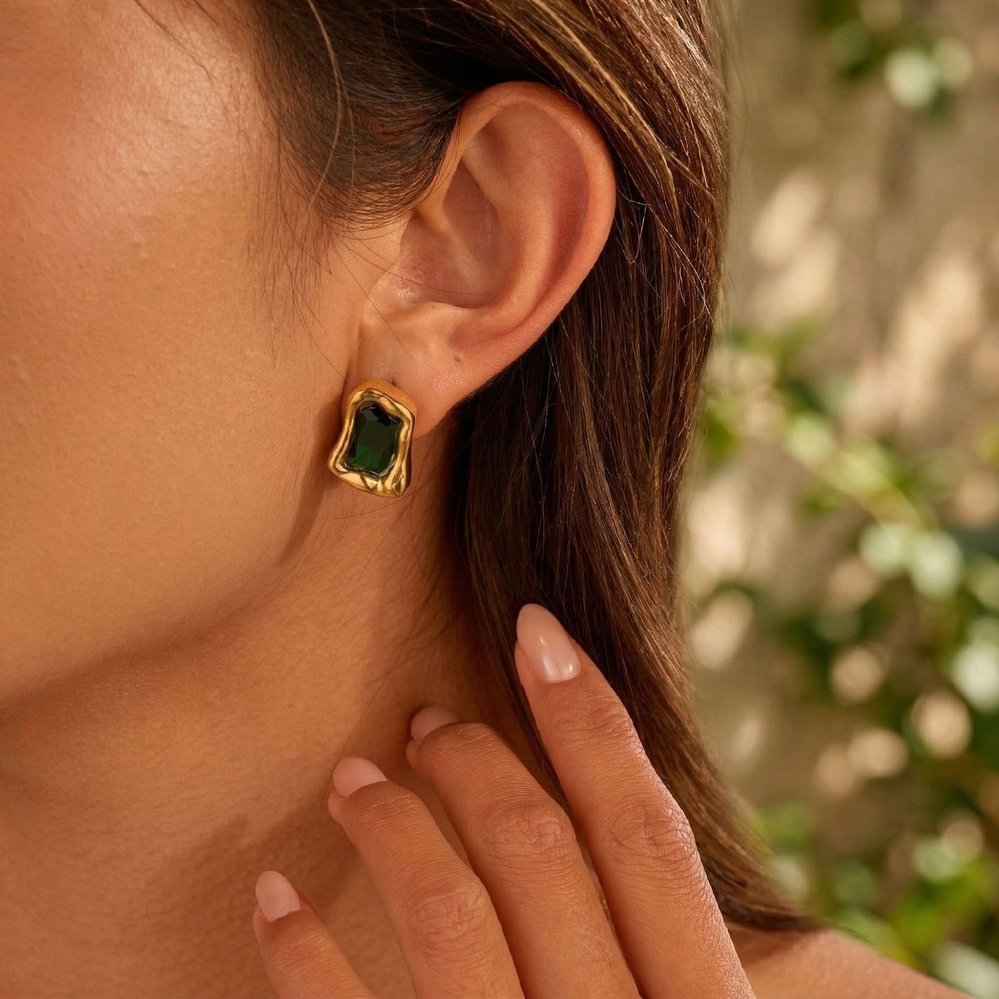 Luxury Emerald Zircon Ear Niche Advanced Earrings