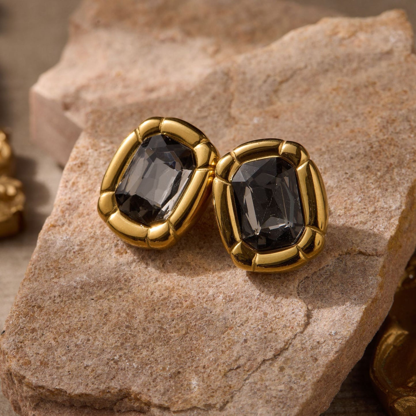 Exaggerated Black Diamond Oval Female Light Luxury Minority Earrings