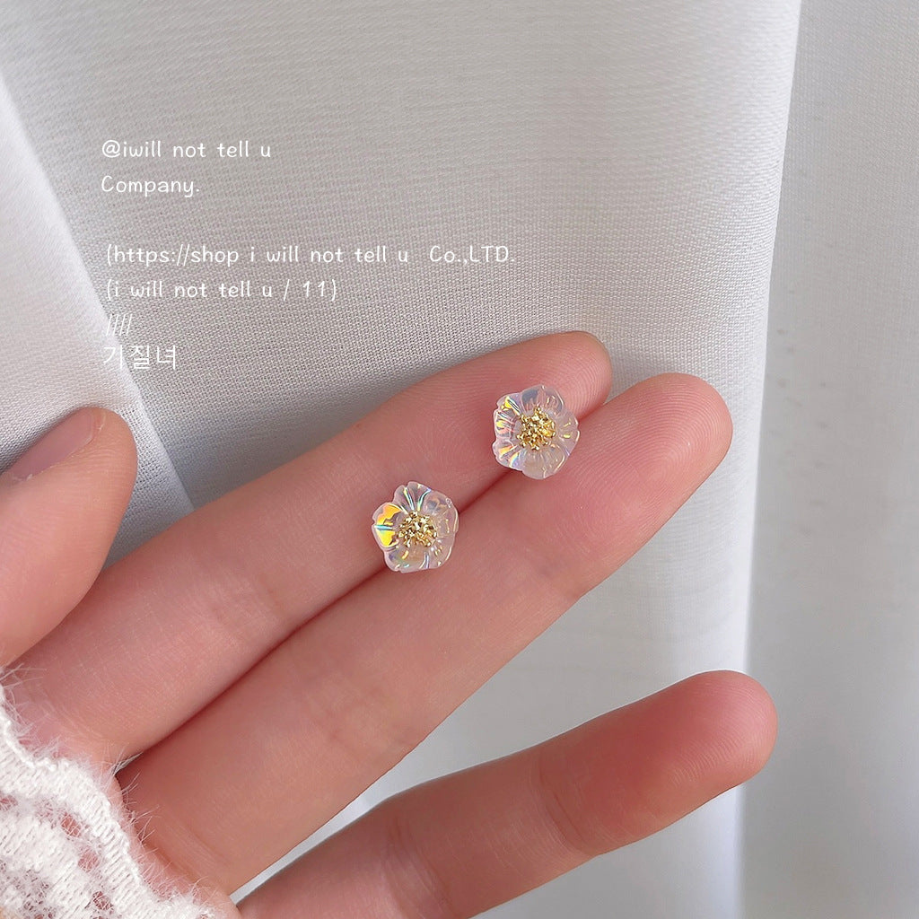 Women's Fresh Sweet Mini Version Elegant Cute Sier Plated Stud Earrings