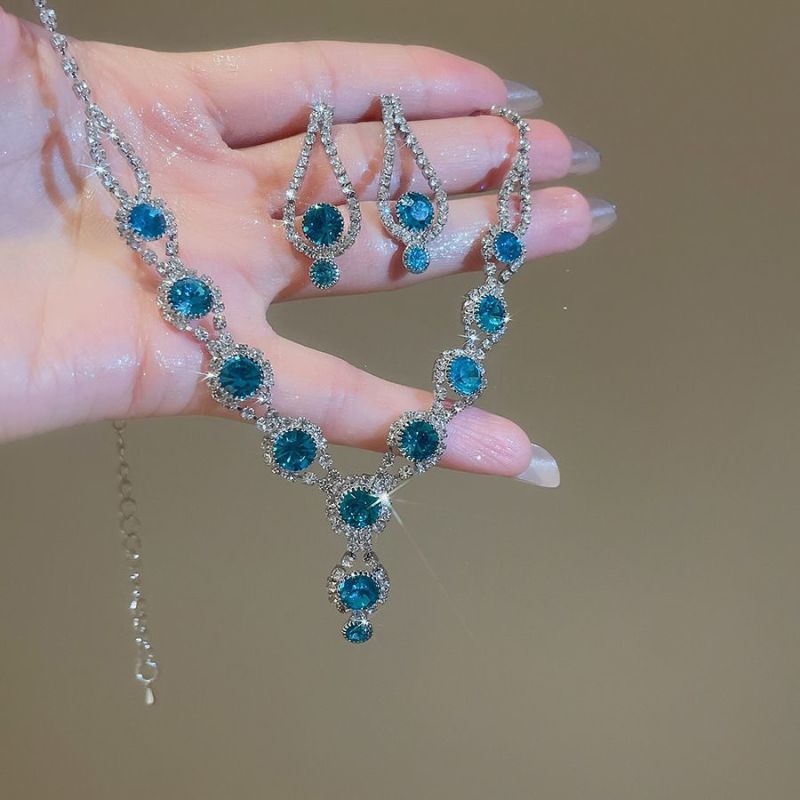 Elegant Drop Round Light Luxury Minority Necklaces