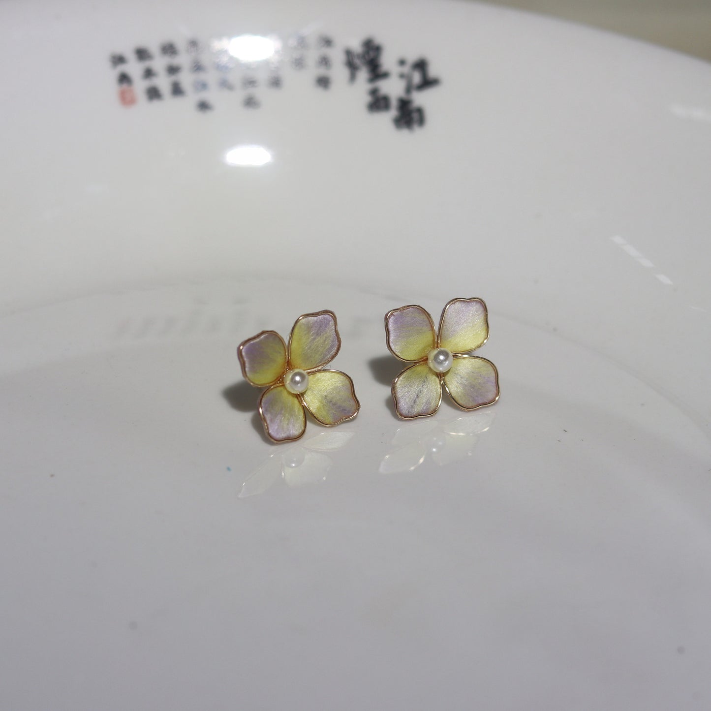 Women's Style Veet Flower Handmade Clover Pearl Han Earrings