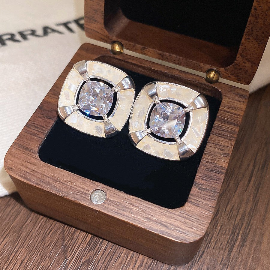 Women's Style Refined Zircon Flower Pearl Light Luxury High-grade Ear Earrings