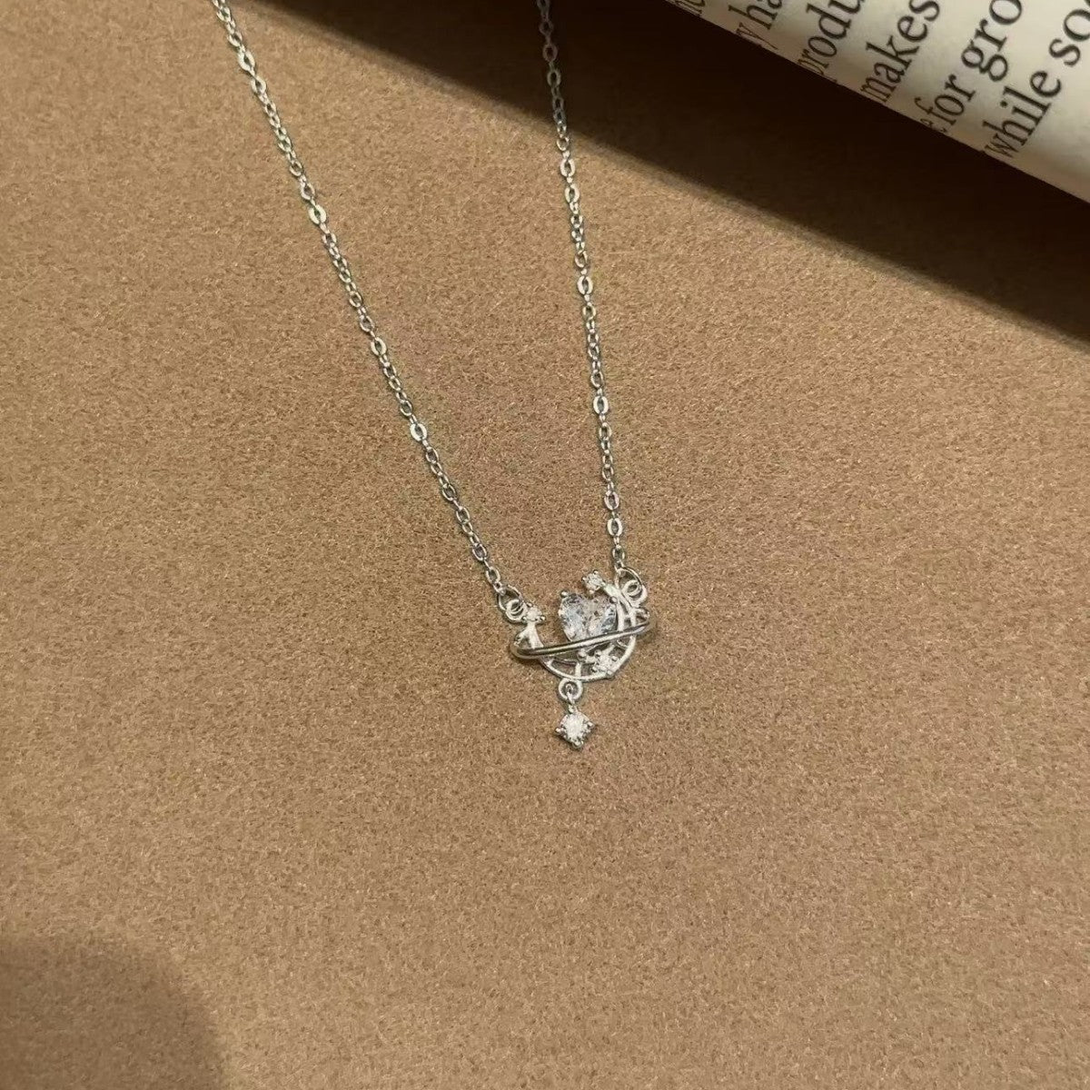 Sterling Sier Pure Fantasy Heart Moon Female Clavicle Chain Necklace