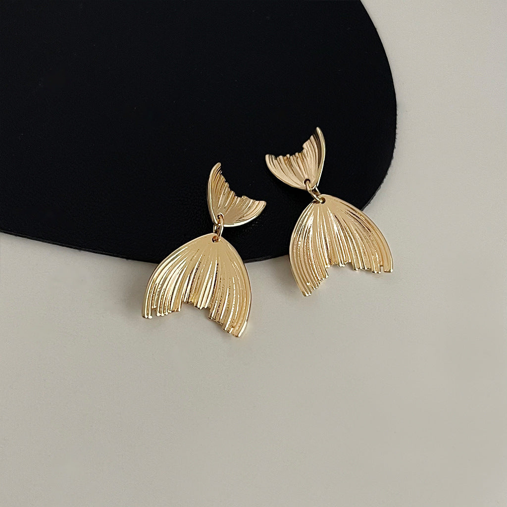 Women's Geometric Metal Exaggerated Ear Design Irregular Elegant Earrings