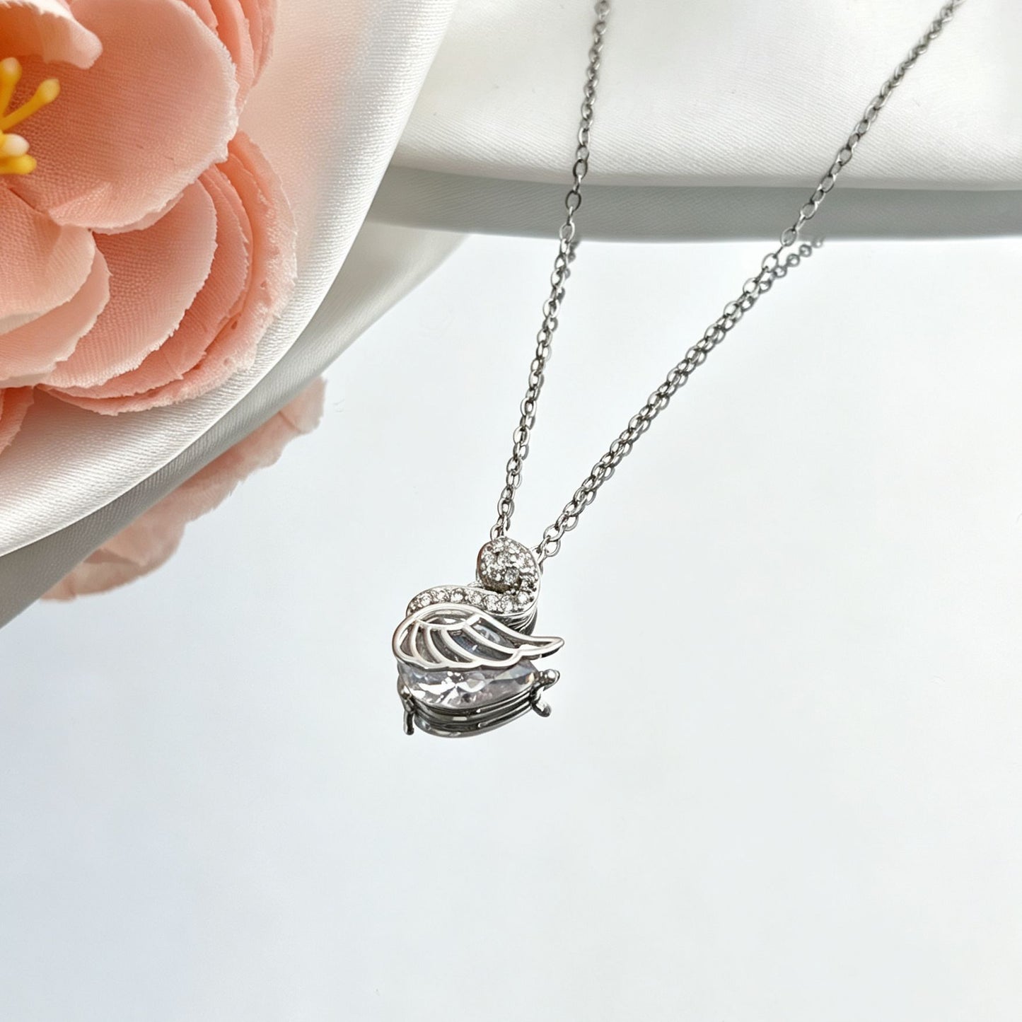Women's Swan Light Luxury High-grade Clavicle Chain Elegant Necklace