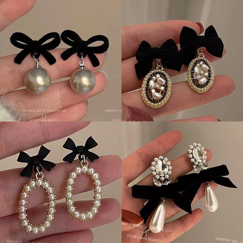 Women's Korean Style Sier Needle Elegant Pearl Love Heart Flowers Earrings