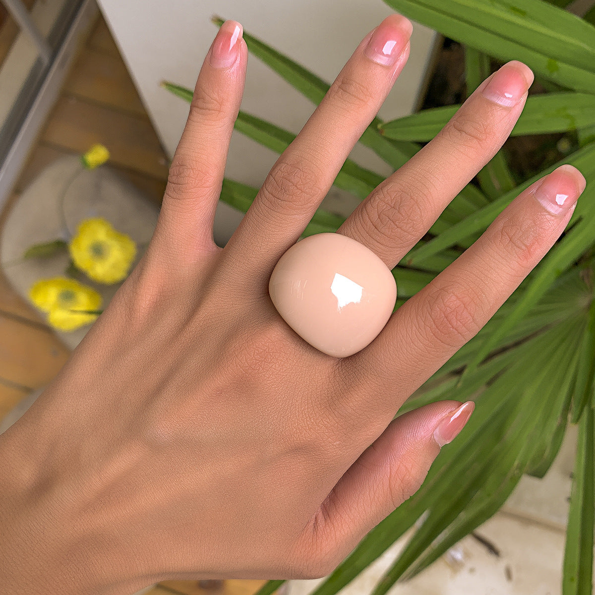 Women's High Profile Fashion Trendy Candy Color Acrylic Simple Exaggerated Ring