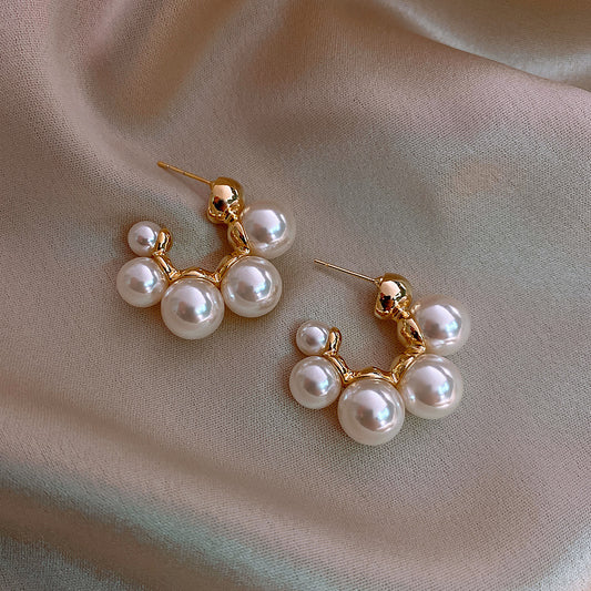 Women's French Retro Gradient Pearl Shaped High-grade Irregular Earrings