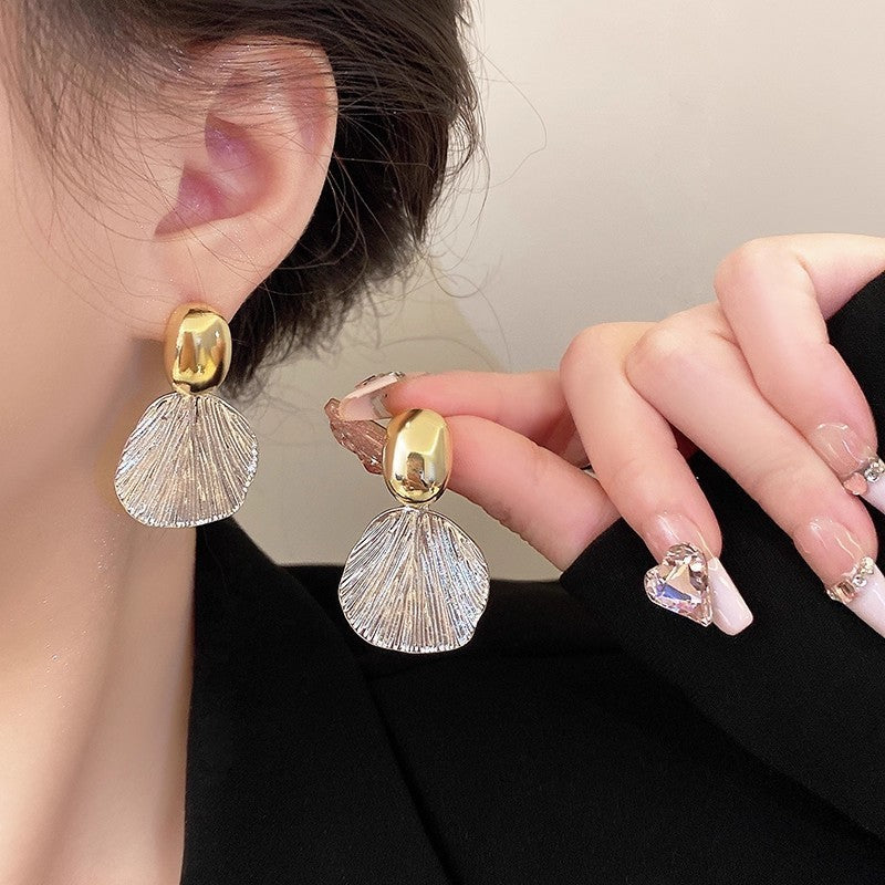 Women's Exaggerated Geometry Metal Circle Tassel Light Luxury High-grade Elegant Ear Earrings
