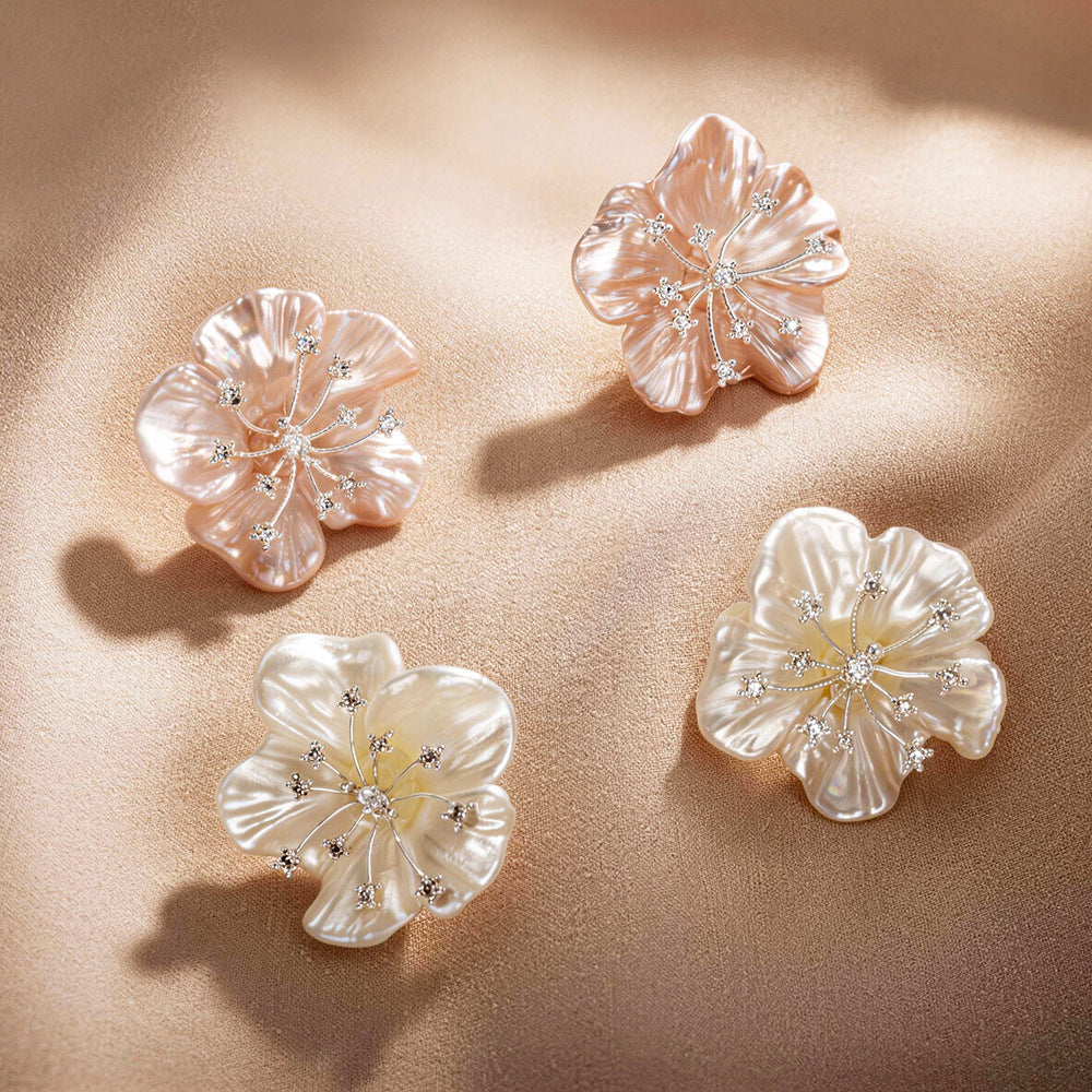 Women's Inlaid Zirconium Elegant Fresh Sweet Princess Style Fashion Peach Stud Earrings