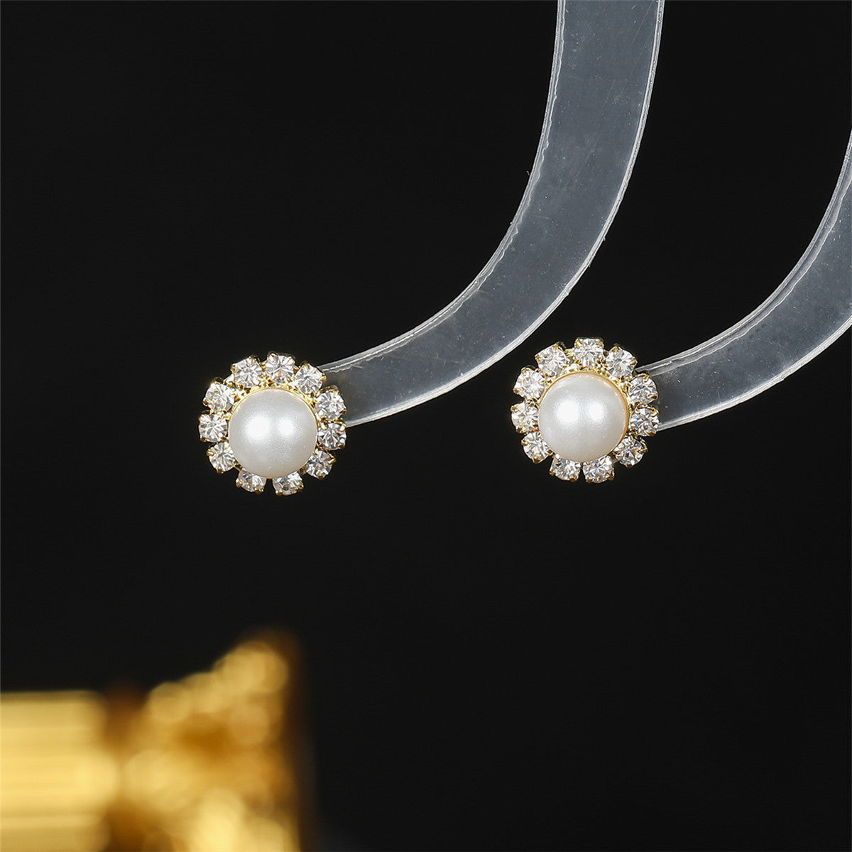 New High-grade Refined Rhinestone Pearl Design Earrings