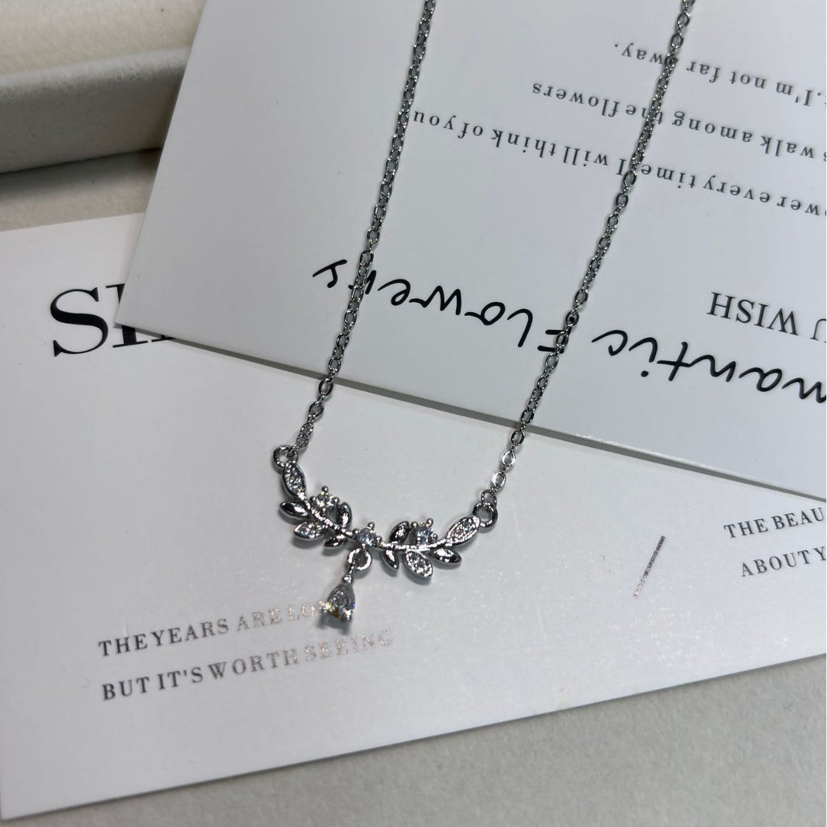 Female Light Luxury Minority High Sense Gentle Elegant Clavicle Chain Necklaces