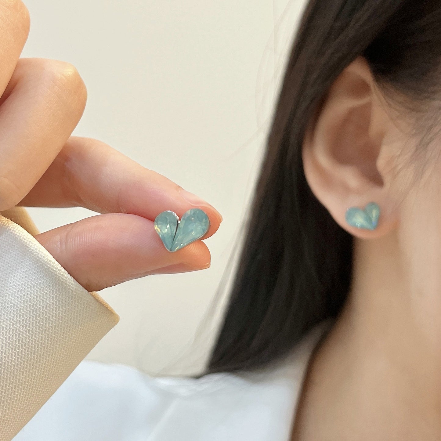 Rhinestone Love Heart Simple Fresh Temperament Stud Earrings