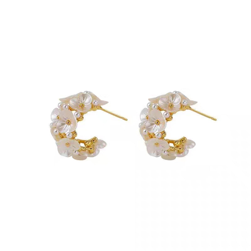 Women's Vintage Shell Flower Pearl For Light Luxury Minority Stud Earrings