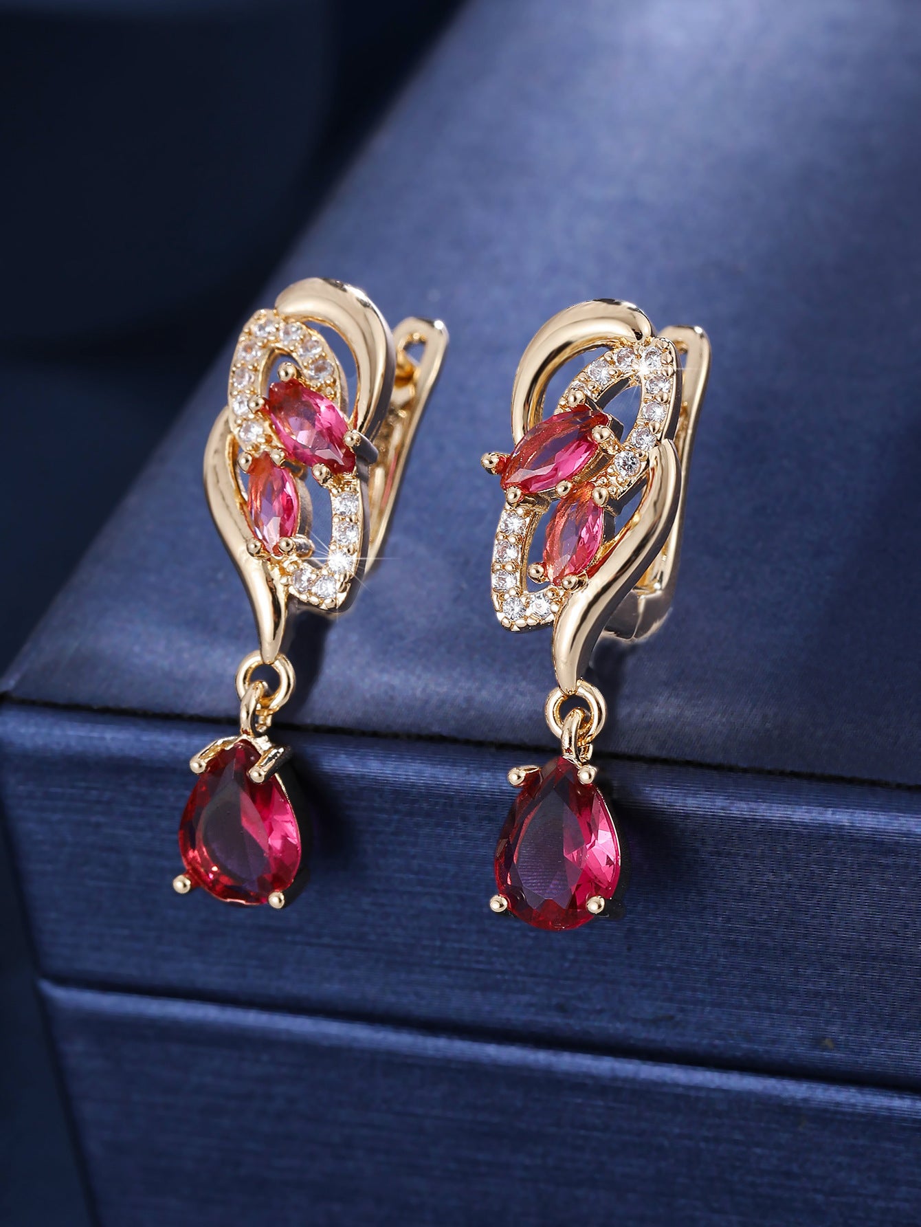 Women's Gorgeous Water Drop Full Inlaid Clip Ear Buckle
